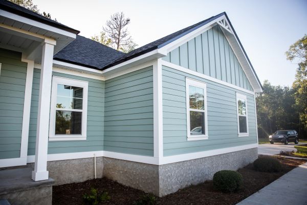 Damaged Siding Repair in Kingwood