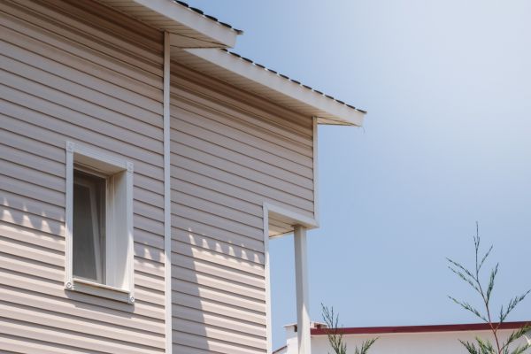 Cost of Vinyl Siding Hole Repair in Kingwood